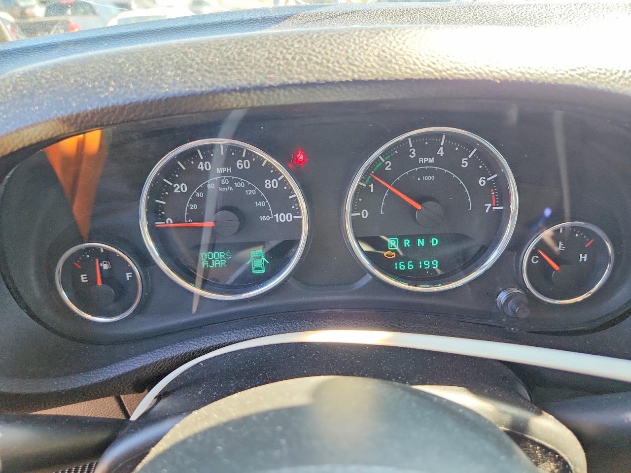 2013 Jeep Wrangler Sport - zdjęcie 9