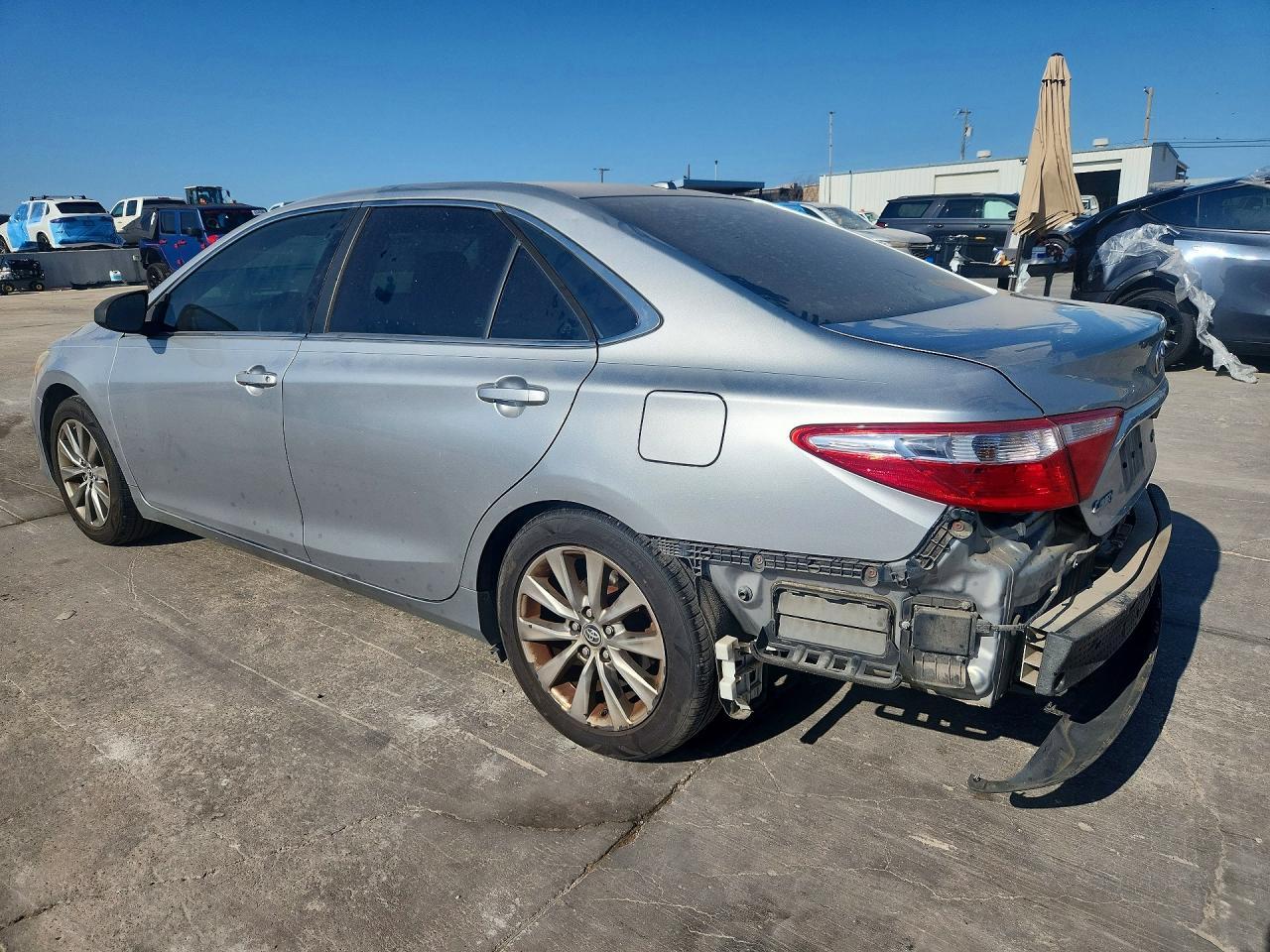 2016 Toyota Camry Xle - zdjęcie 2