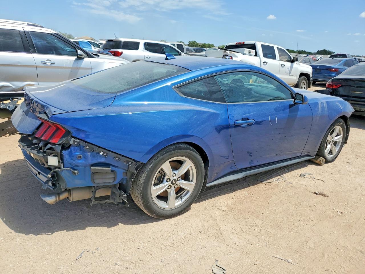 2024 Ford Mustang - zdjęcie 3