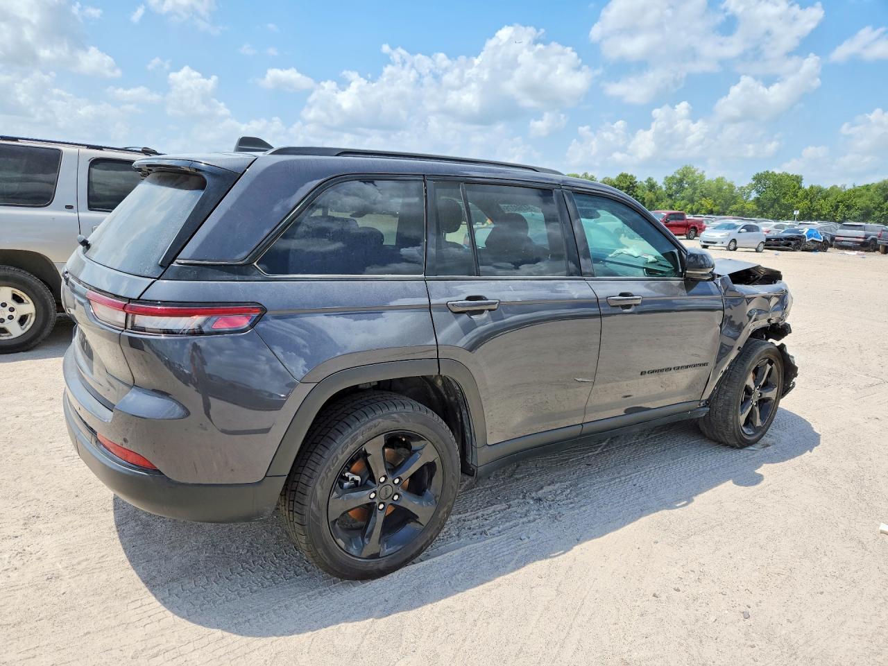 2024 Jeep Grand Cherokee Laredo - zdjęcie 3