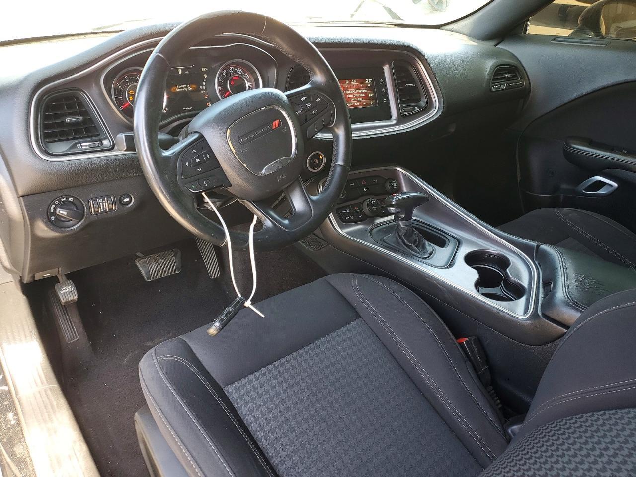 2016 Dodge Challenger Sxt - zdjęcie 8