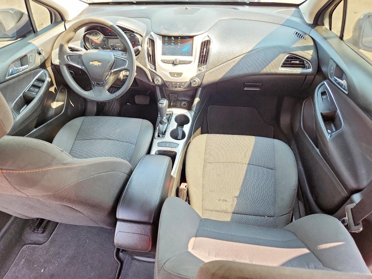 2018 Chevrolet Cruze Ls - zdjęcie 8