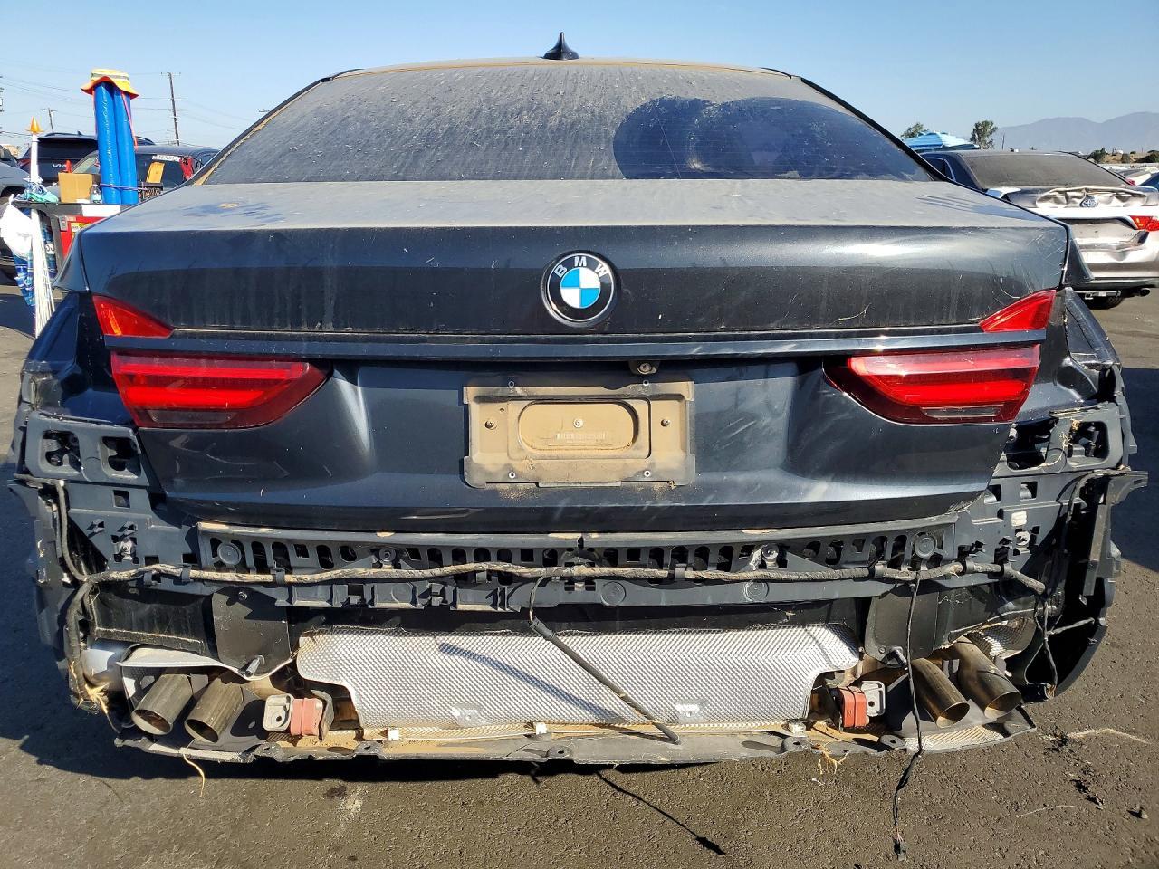 2019 BMW 750 I - zdjęcie 6