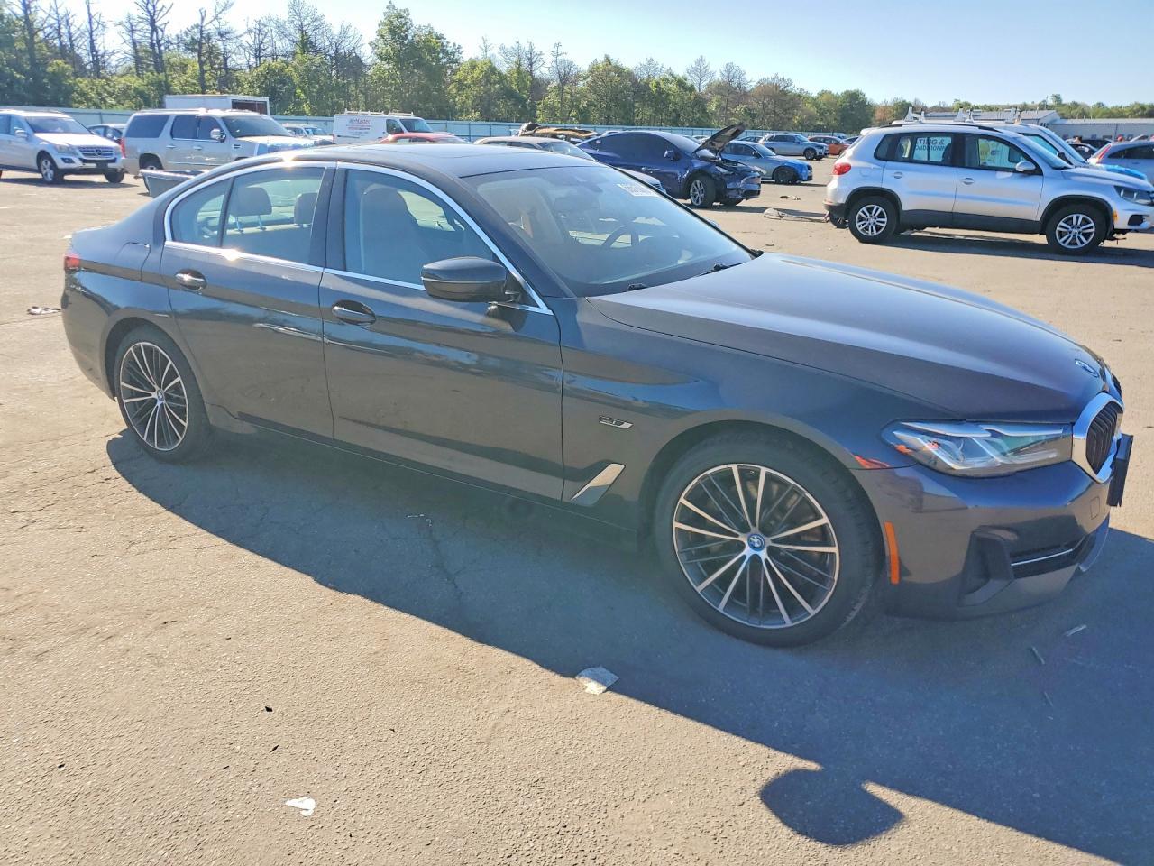 2022 BMW 530Xe - zdjęcie 4