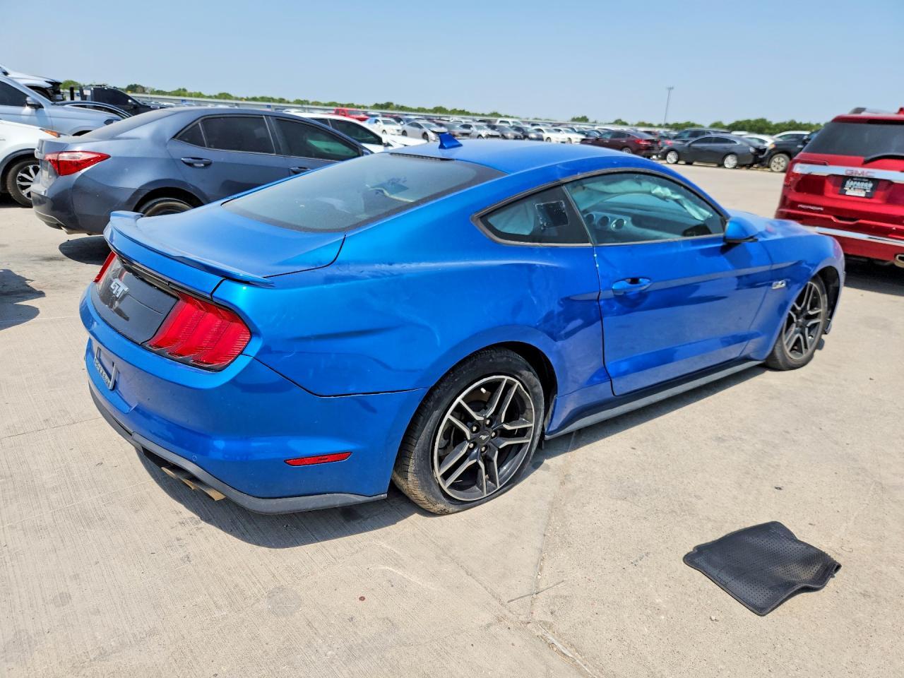2021 Ford Mustang Gt - zdjęcie 3