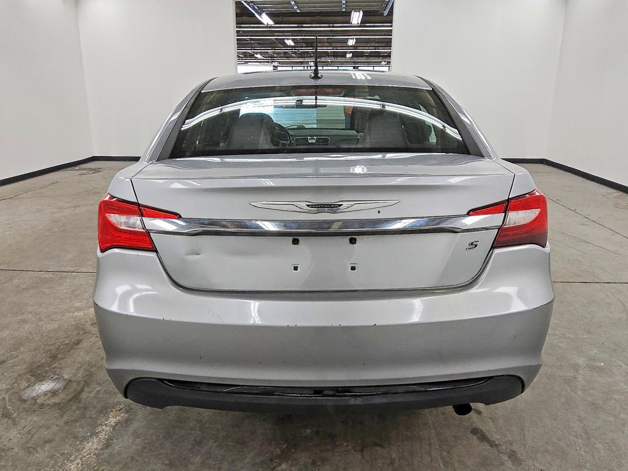 2013 Chrysler 200 Touring - zdjęcie 6