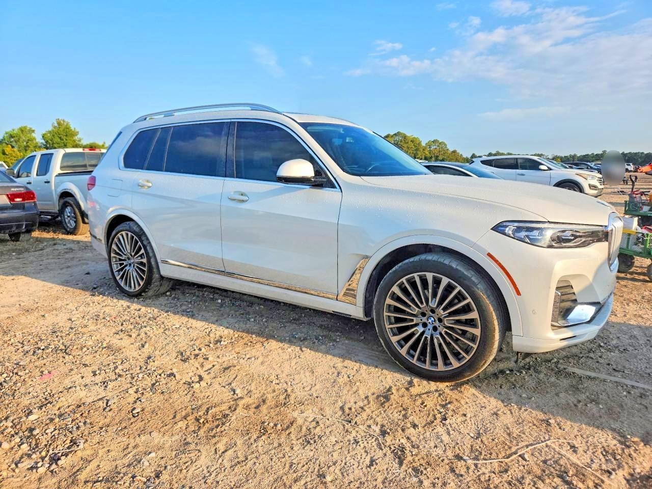 2021 BMW X7 xDrive40I - zdjęcie 4