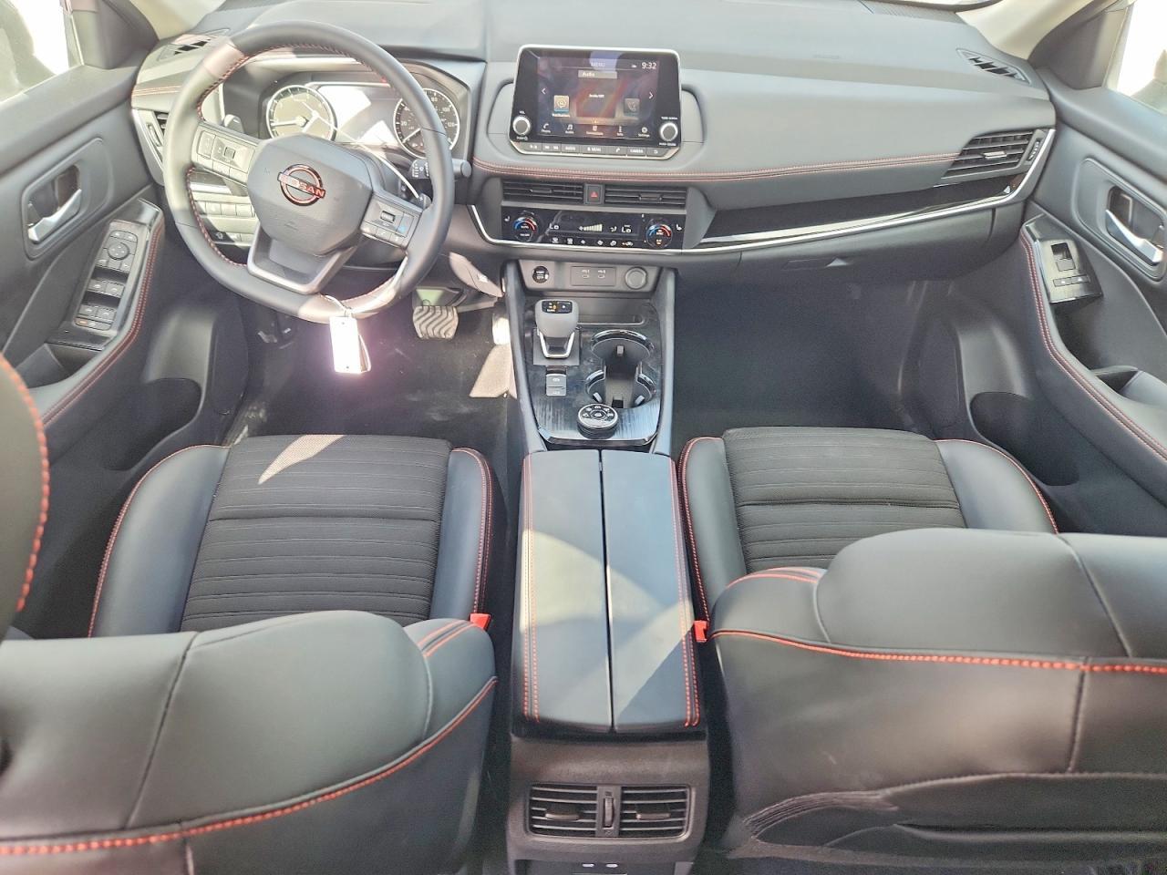 2026 Nissan Rogue Rock Creek - zdjęcie 8