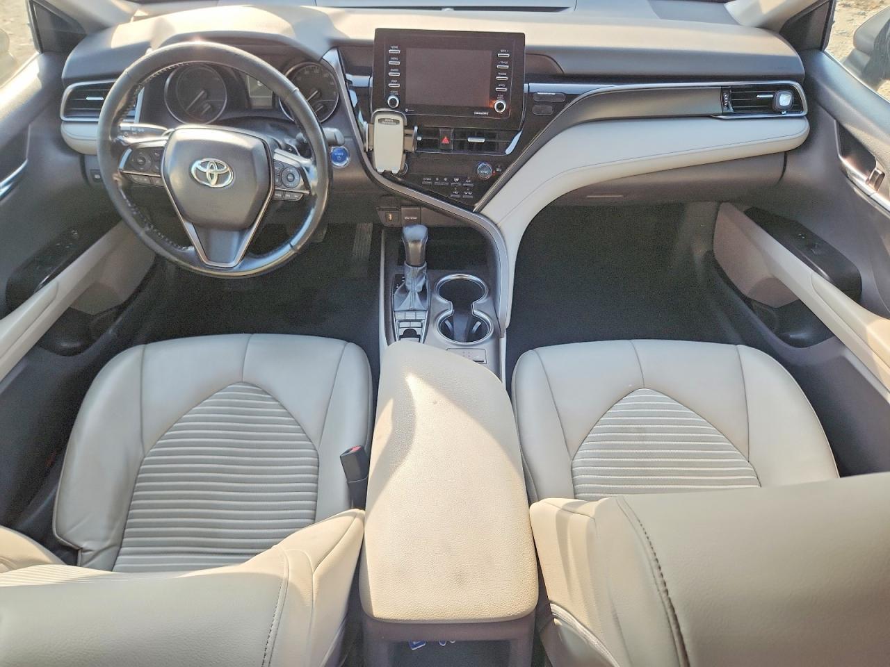 2022 Toyota Camry Hybrid Se - zdjęcie 8