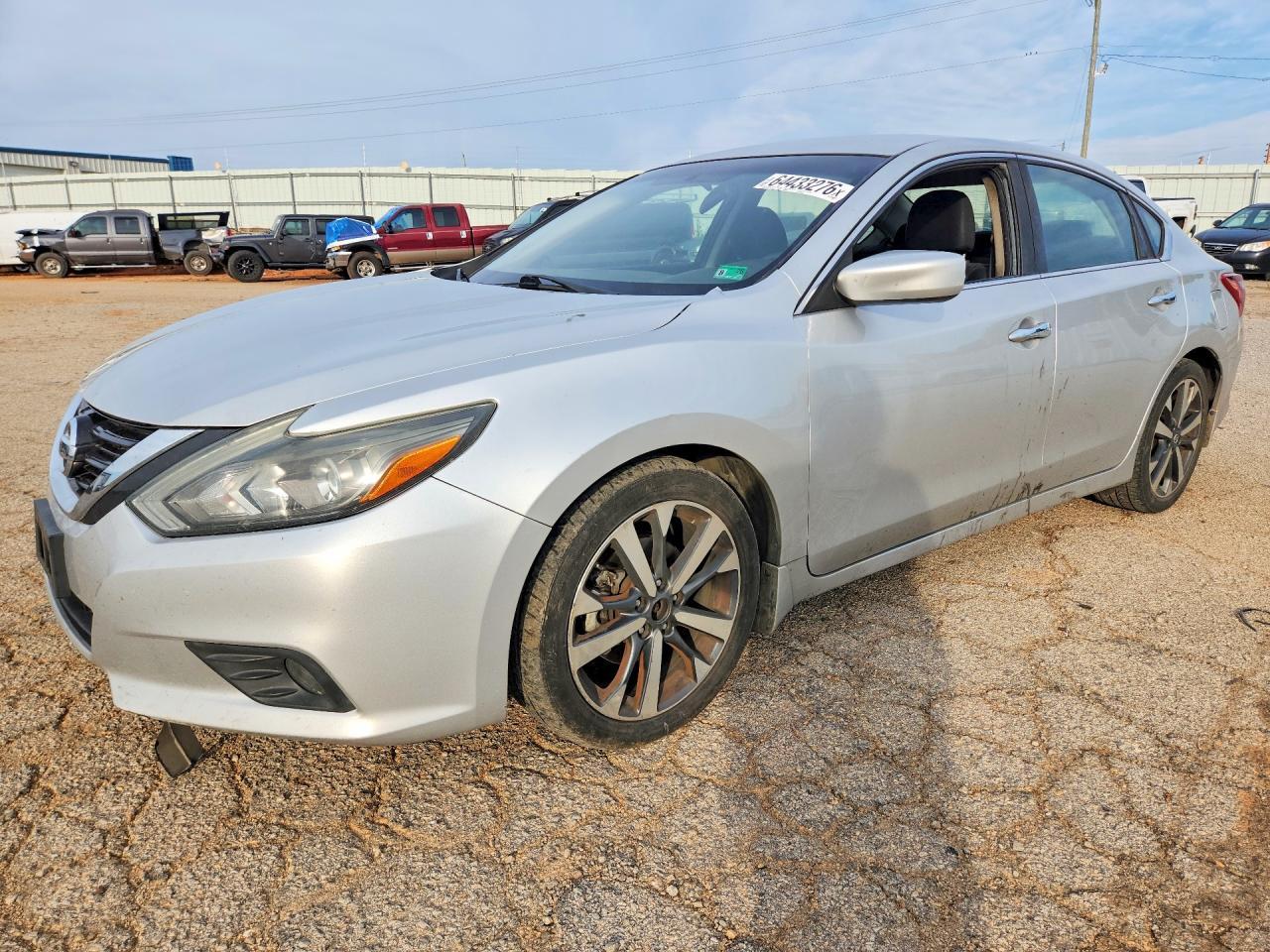 2017 Nissan Altima 2.5 Sr - zdjęcie główne
