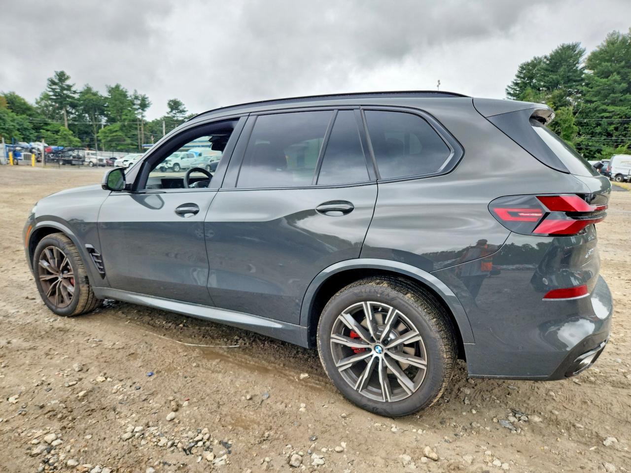 2026 BMW X5 xDrive40I - zdjęcie 2