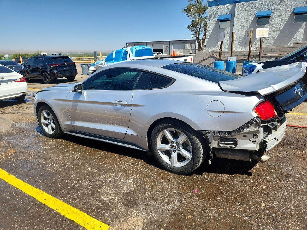 2016 Ford Mustang - zdjęcie 2