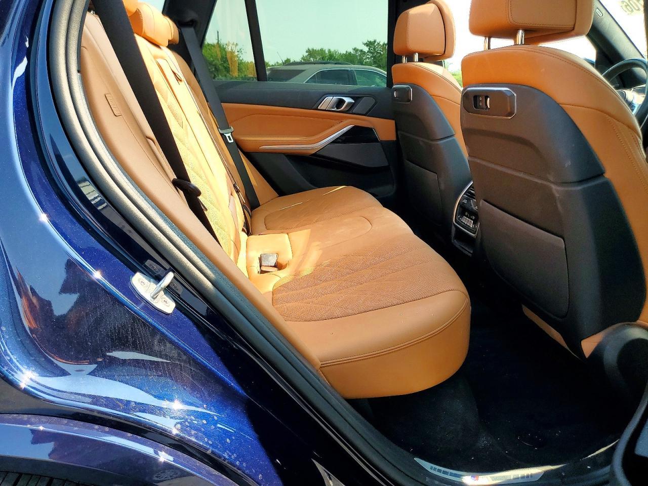 2025 BMW X5 xDrive50E - zdjęcie 11