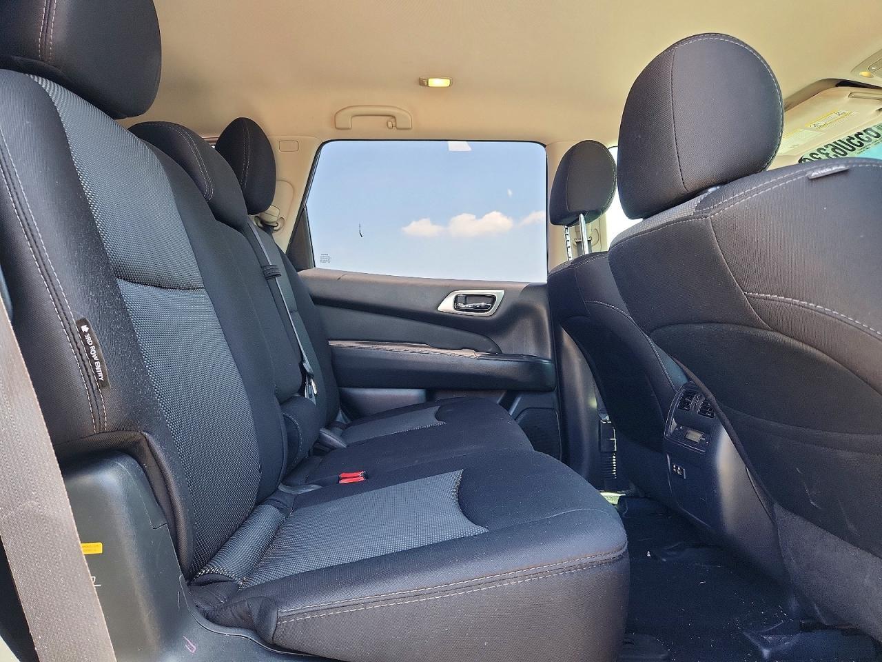 2019 Nissan Pathfinder Sv - zdjęcie 11
