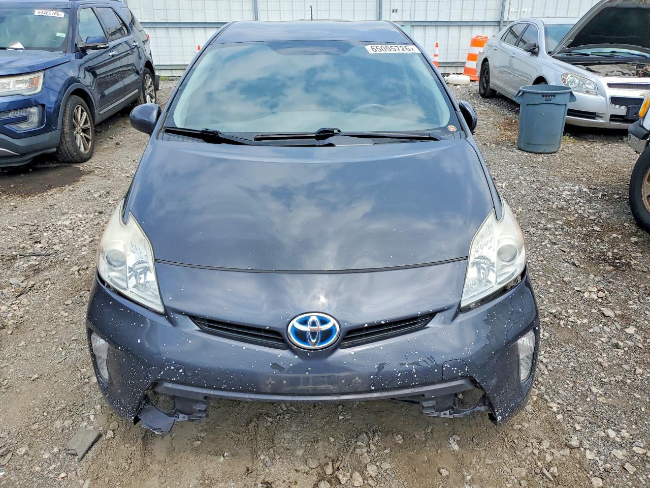 2015 Toyota Prius Two - zdjęcie 5
