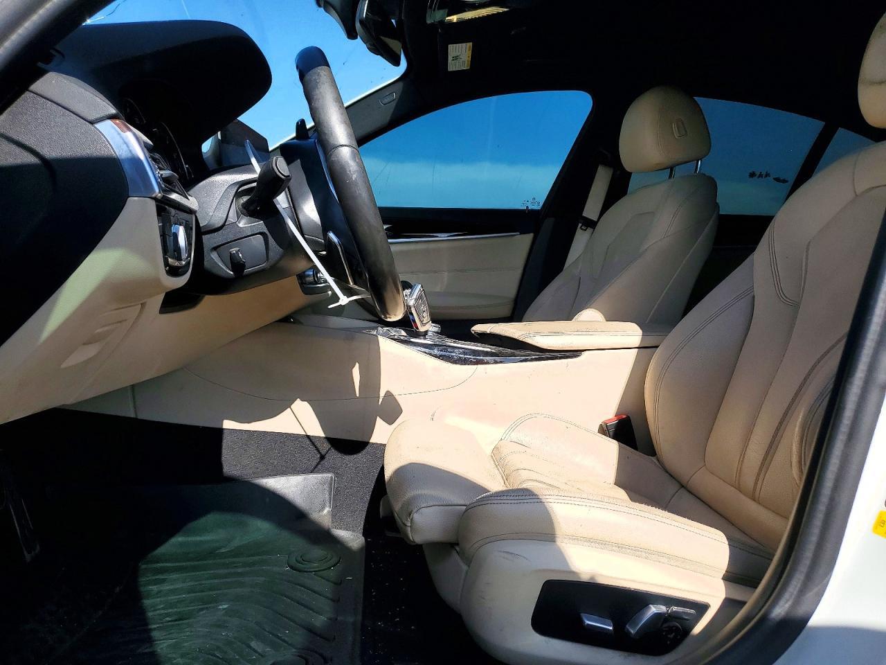 2019 BMW 530 I - zdjęcie 7