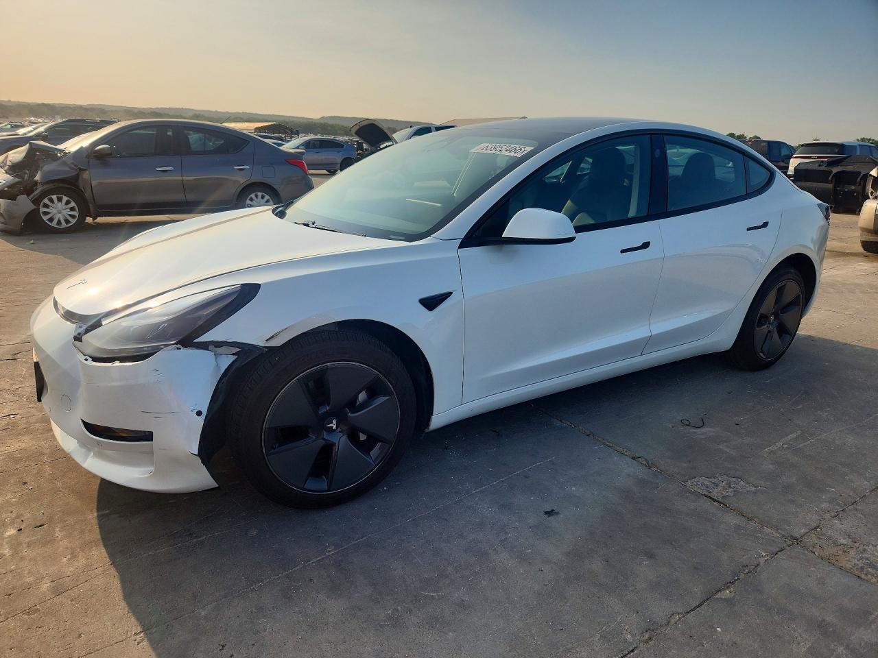 2021 Tesla Model 3 - zdjęcie główne