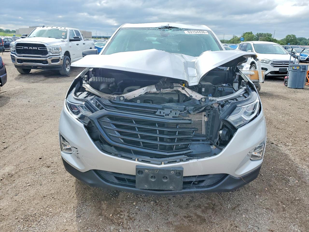 2020 Chevrolet Equinox Ls - zdjęcie 5