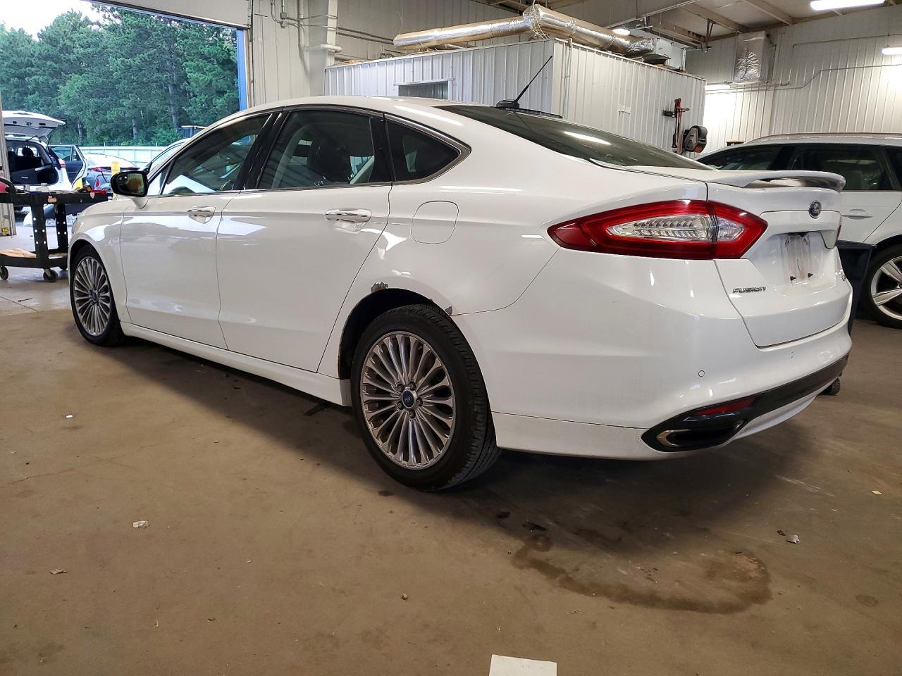 2015 Ford Fusion Titanium - zdjęcie 2