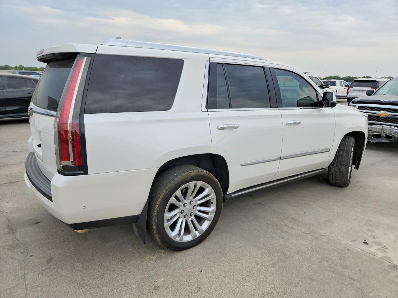 2018 Cadillac Escalade Premium Luxury - zdjęcie 3