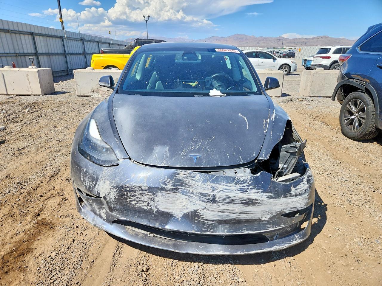 2022 Tesla Model 3 - zdjęcie 5