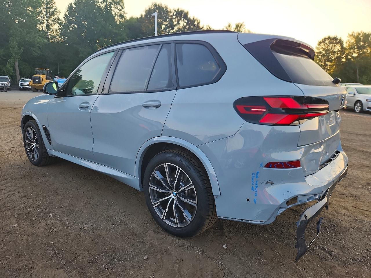 2026 BMW X5 xDrive40I - zdjęcie 2