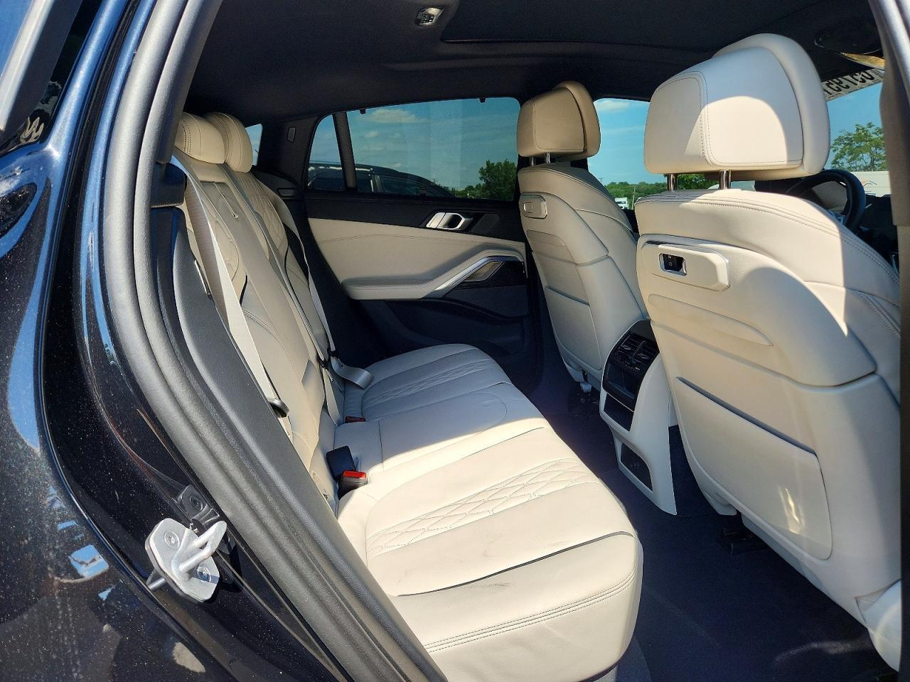 2025 BMW X6 xDrive40I - zdjęcie 11