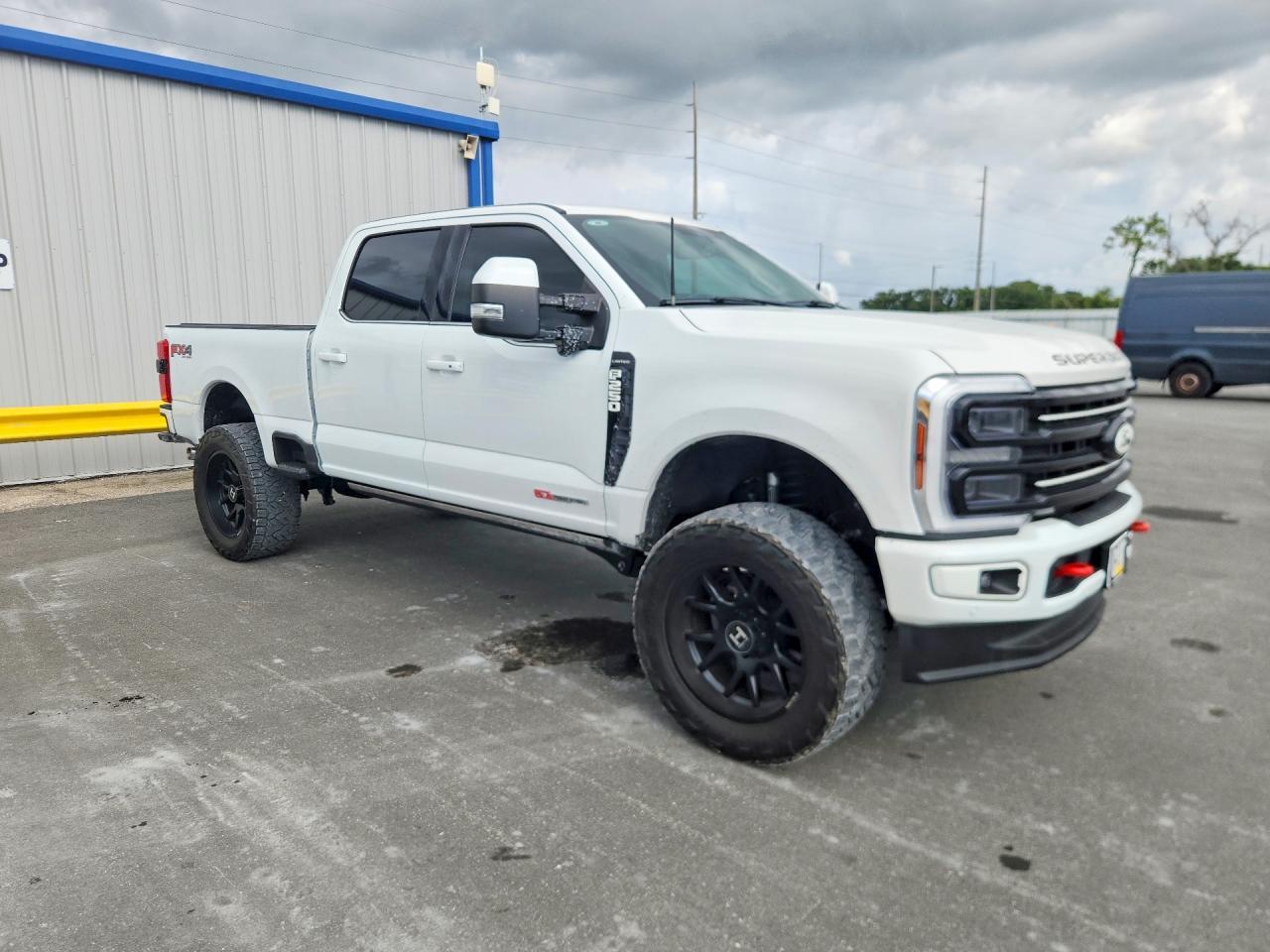2024 Ford F250 Super Duty - zdjęcie 4