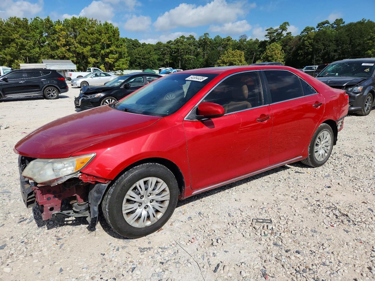 2013 Toyota Camry Le - zdjęcie główne