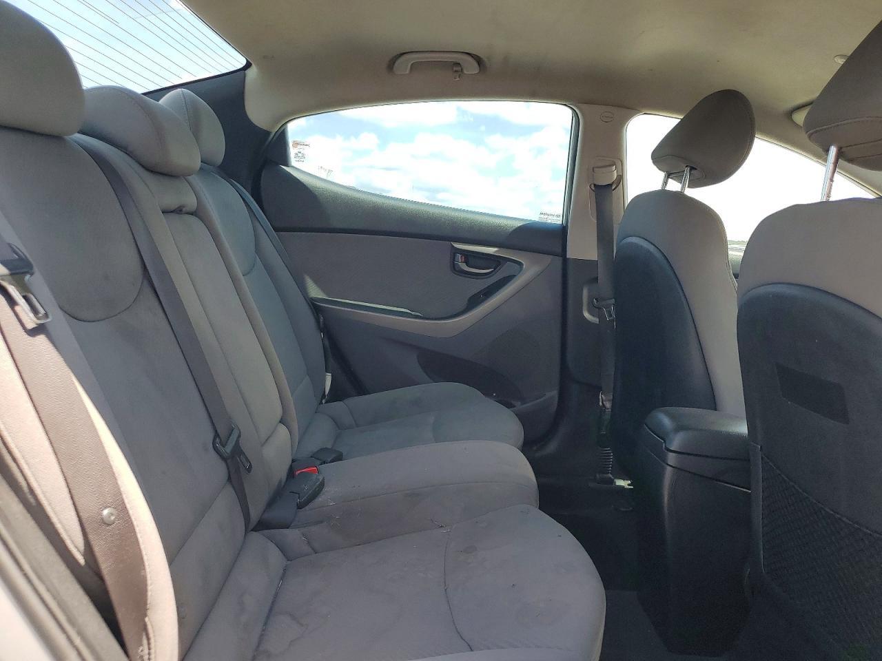 2013 Hyundai Elantra Gls - zdjęcie 10