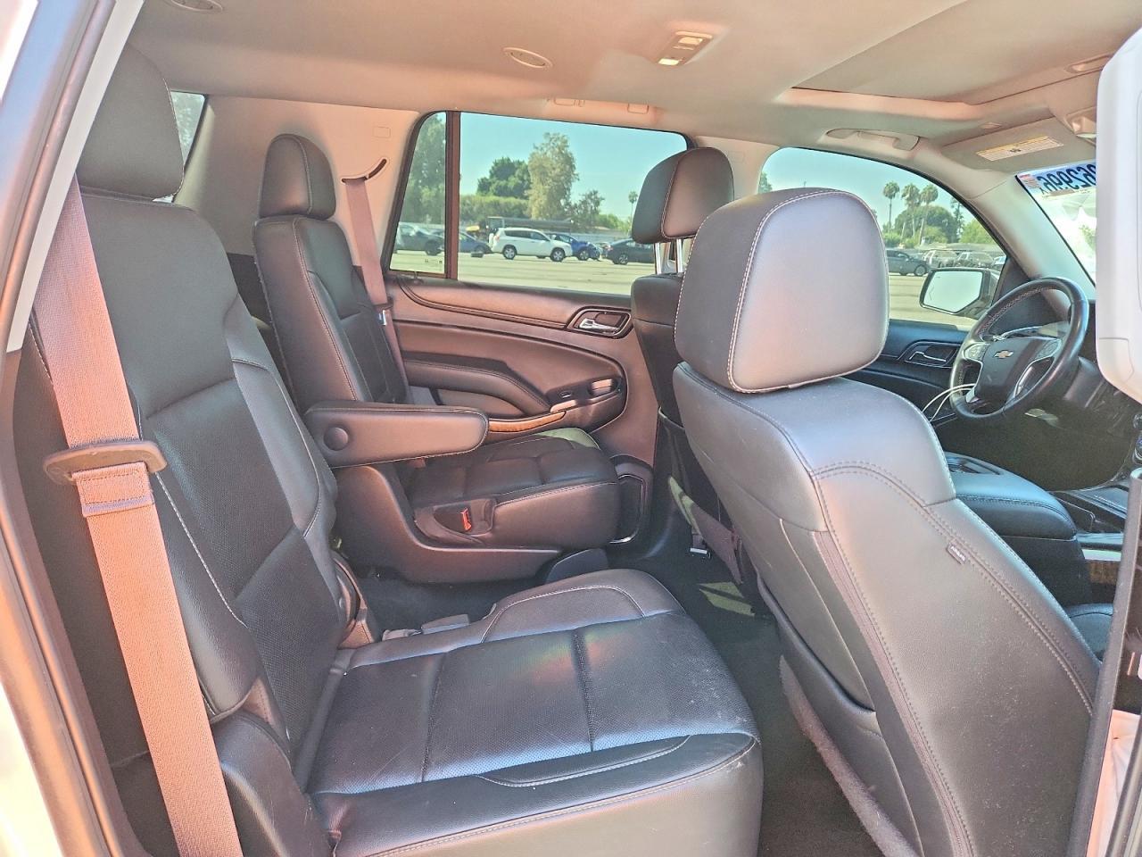 2017 Chevrolet Tahoe C1500 Premier - zdjęcie 11