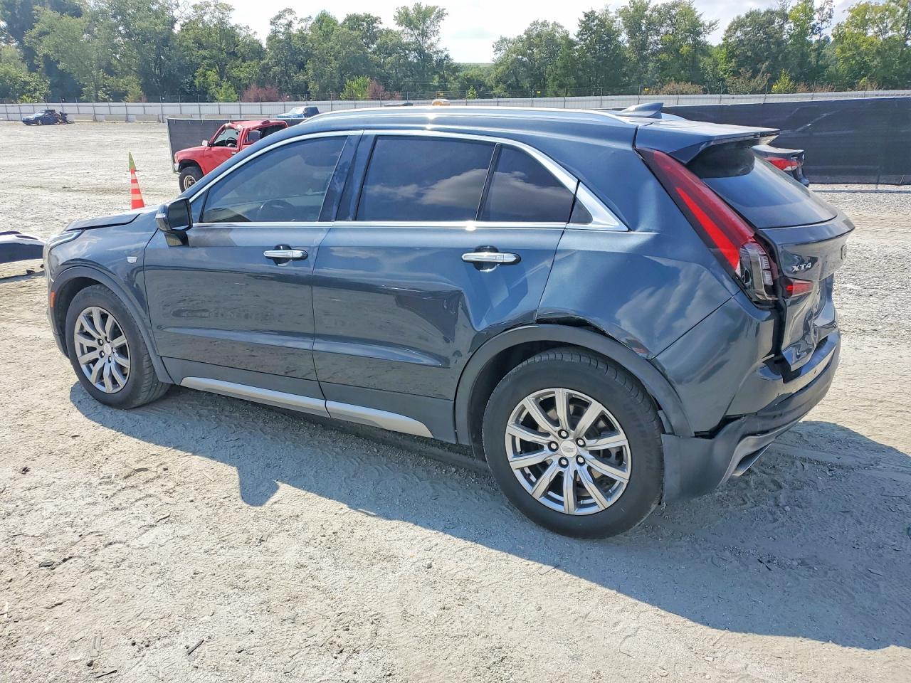 2021 Cadillac Xt4 Premium Luxury - zdjęcie 2