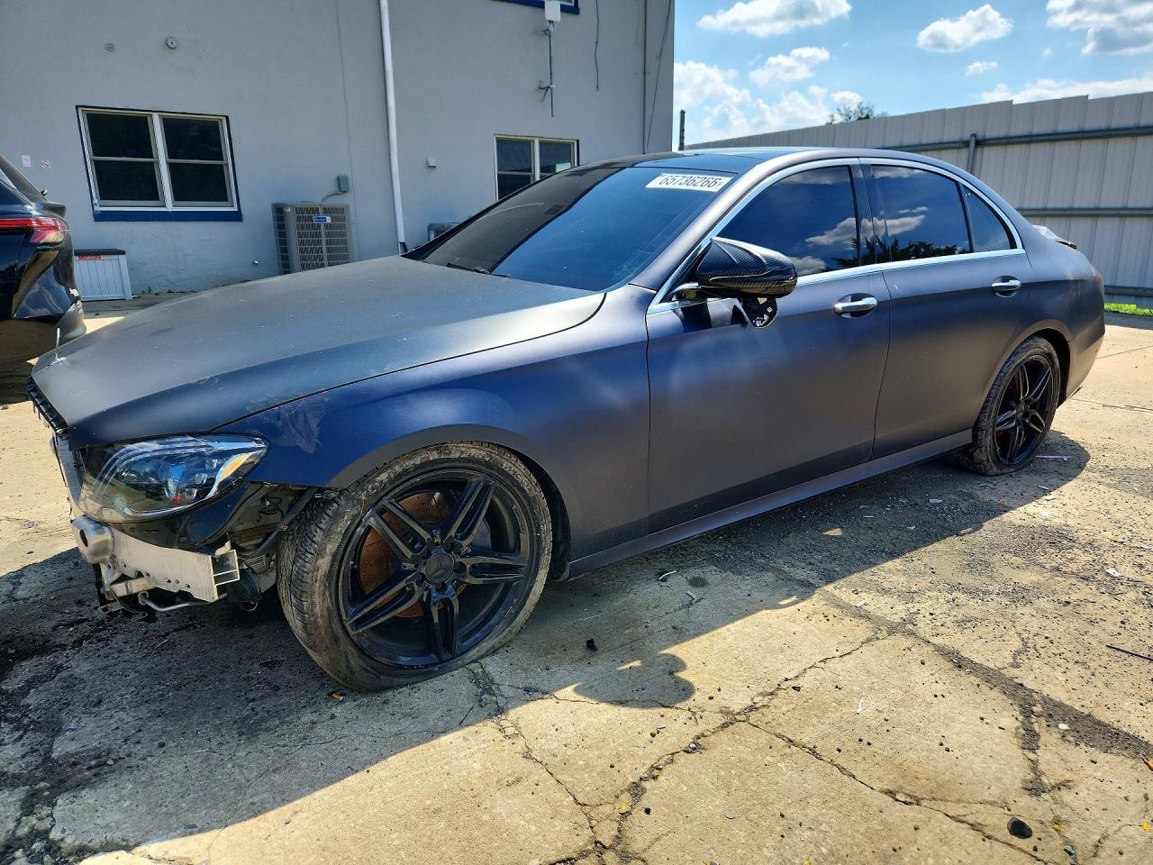 2017 Mercedes-Benz E 300 4Matic - zdjęcie główne