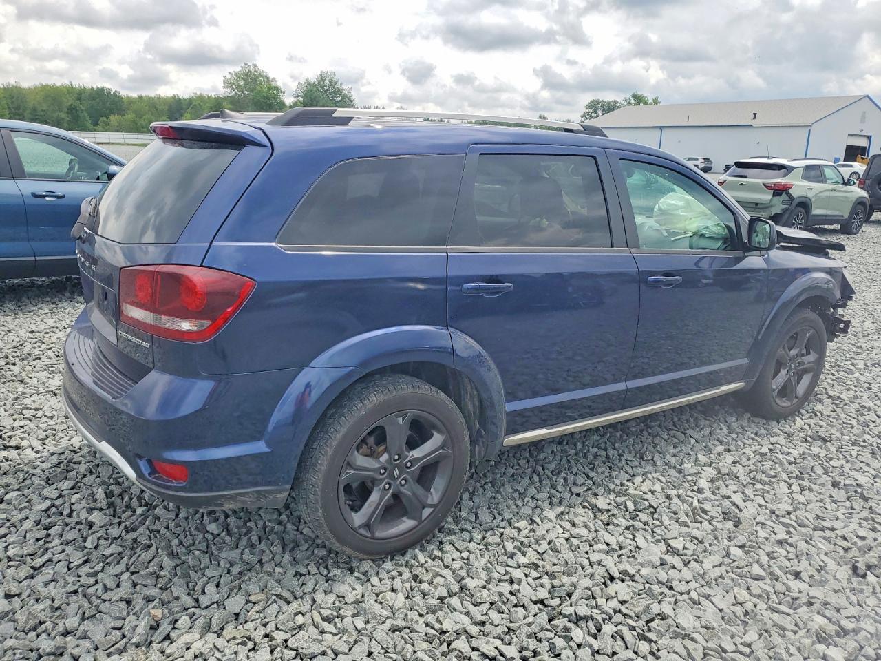2018 Dodge Journey Crossroad - zdjęcie 3