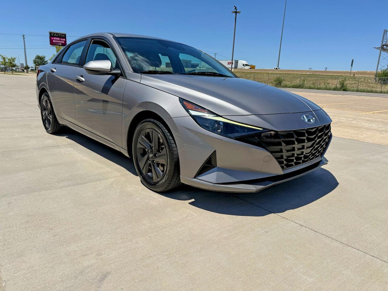 2021 Hyundai Elantra Sel - zdjęcie główne