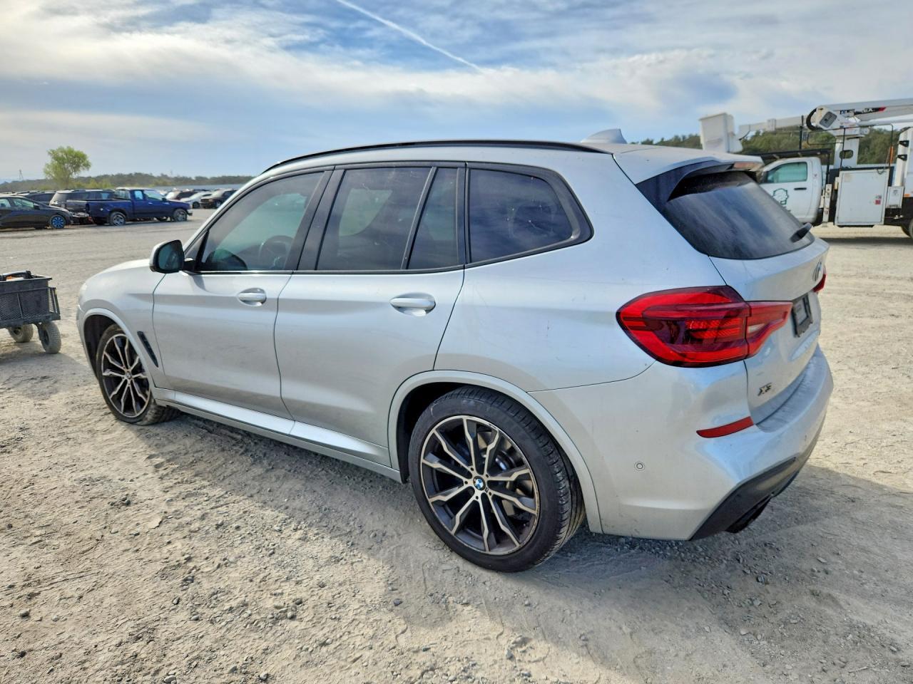 2021 BMW X3 xDrivem40I - zdjęcie 2