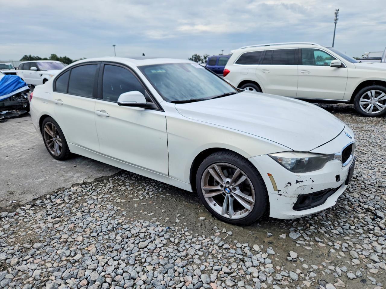 2016 BMW 320 I - zdjęcie 4
