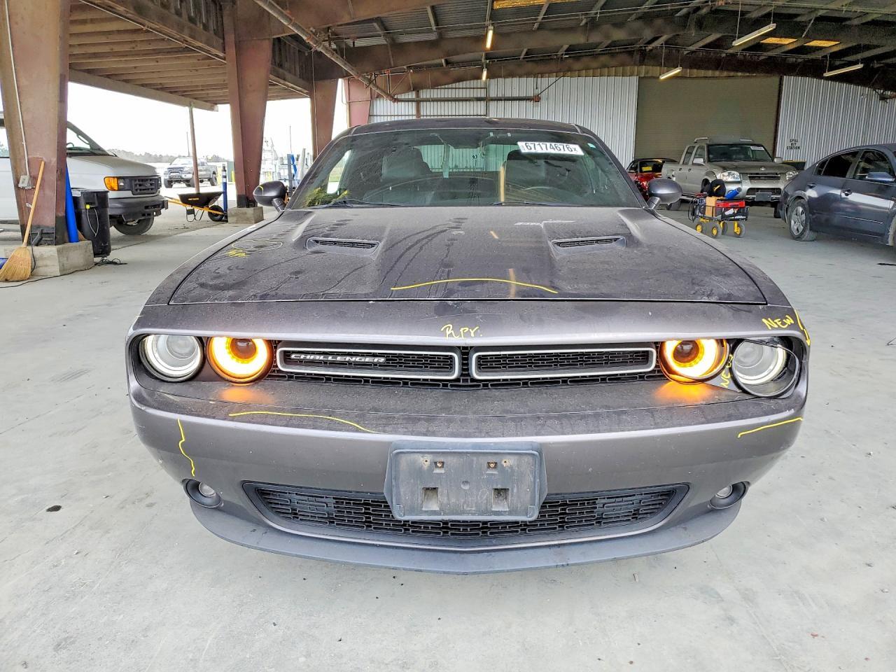 2016 Dodge Challenger Sxt - zdjęcie 5