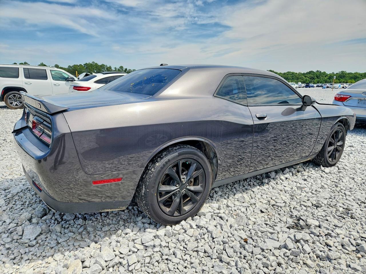 2021 Dodge Challenger Sxt - zdjęcie 3