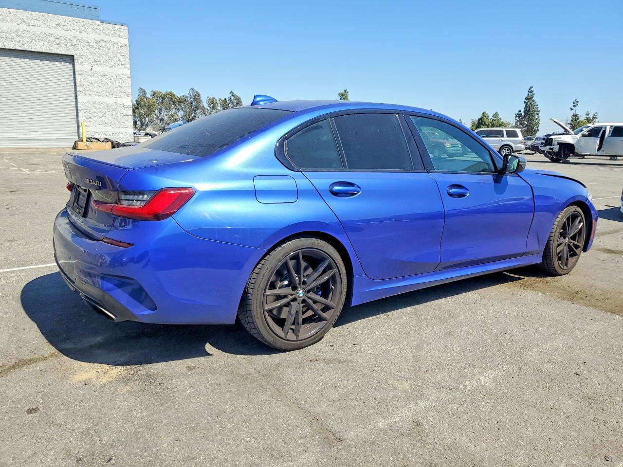 BMW Seria 3 - zdjęcie 3