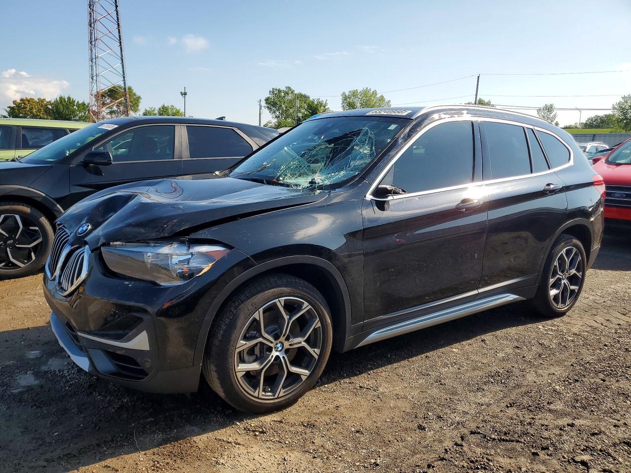 2021 BMW X1 xDrive28I - zdjęcie główne