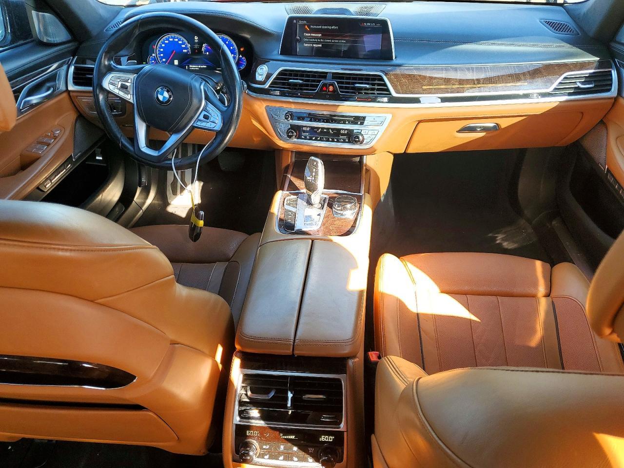 2016 BMW Seria 7 750i - zdjęcie 8