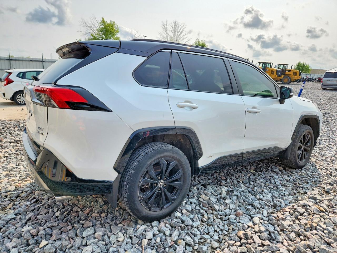 2024 Toyota Rav4 Xse - zdjęcie 3