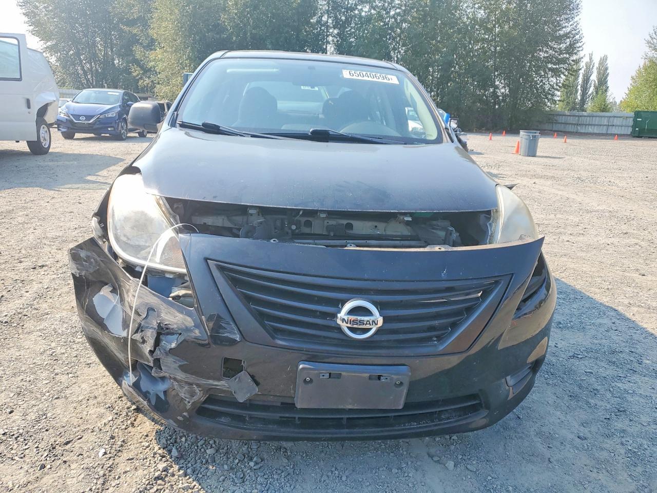 2013 Nissan Versa 1.6 S - zdjęcie 5