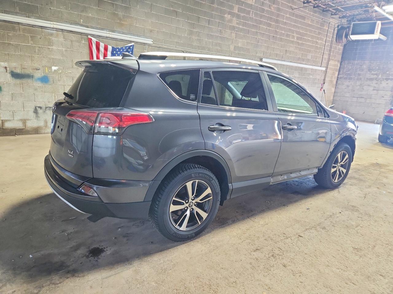 2016 Toyota Rav4 Xle - zdjęcie 3