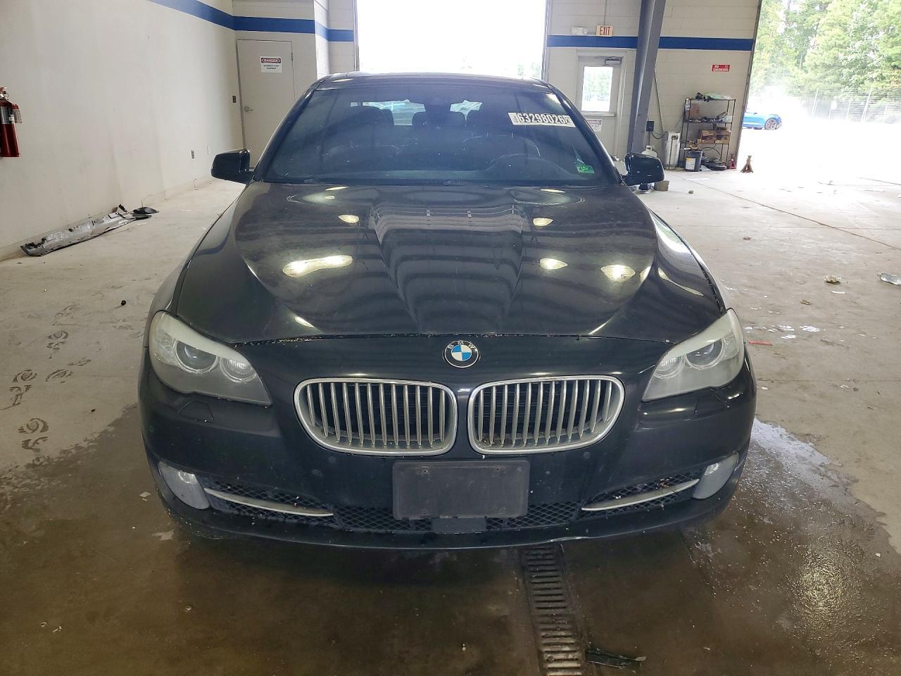 2013 BMW Seria 5 550i - zdjęcie 5