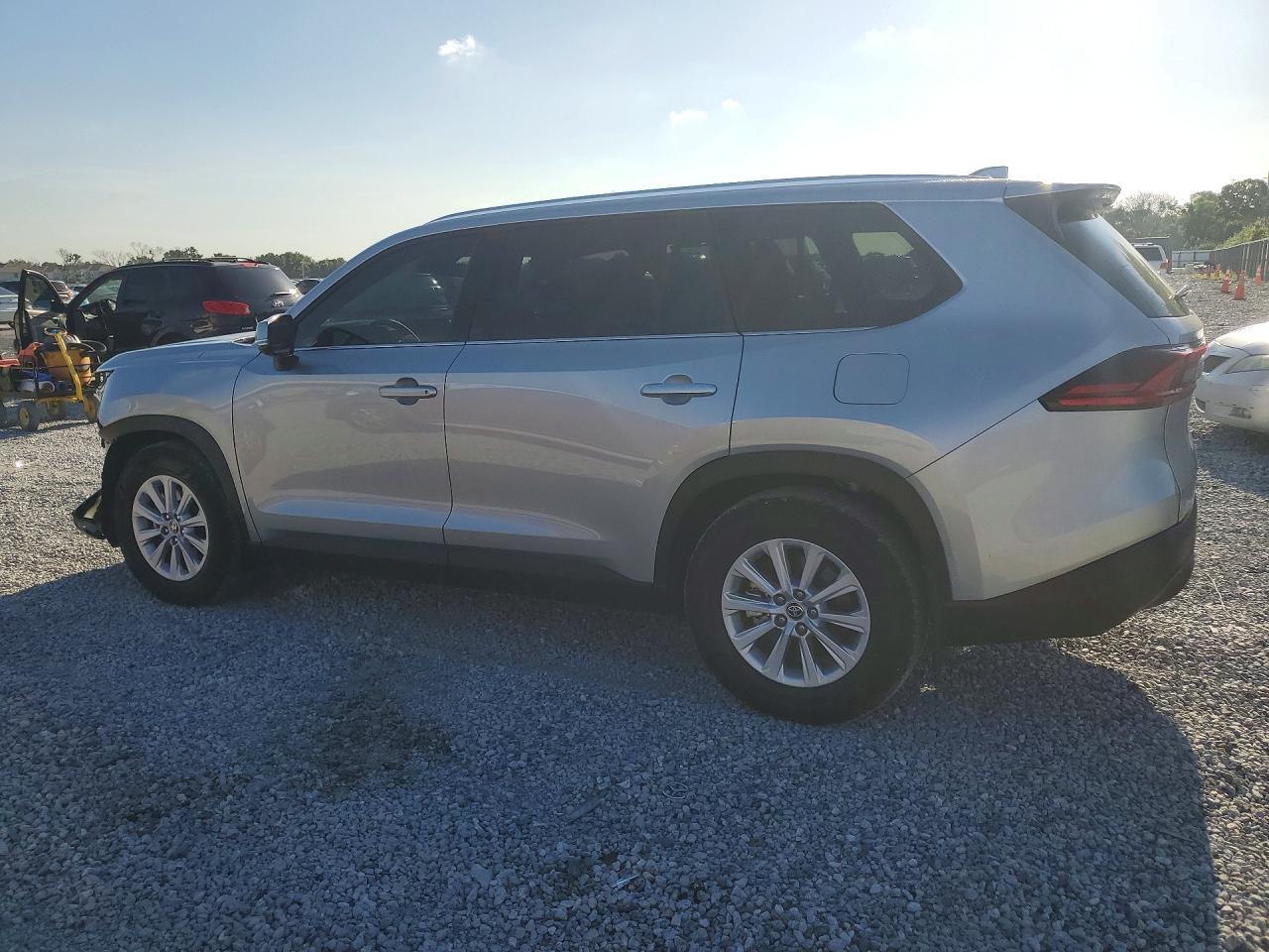 2026 Toyota Grand Highlander Xle - zdjęcie 2