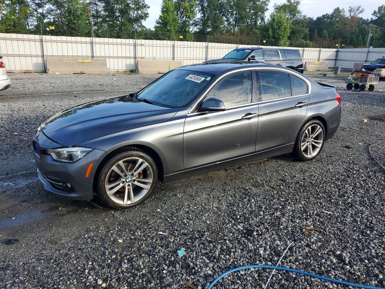 2018 BMW Seria 3 330i - zdjęcie główne