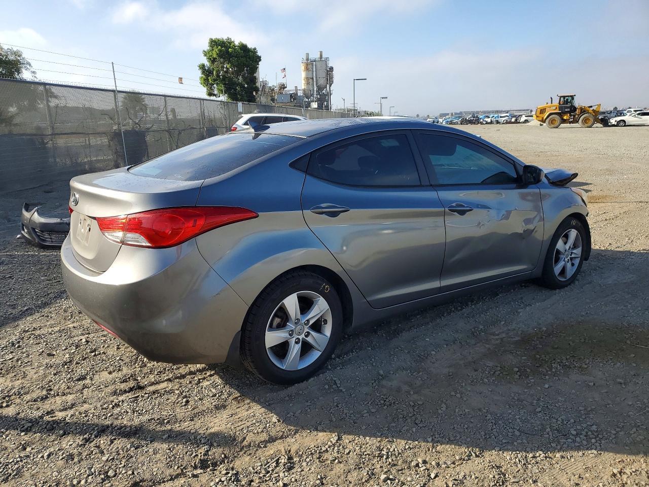 2013 Hyundai Elantra Gls - zdjęcie 3