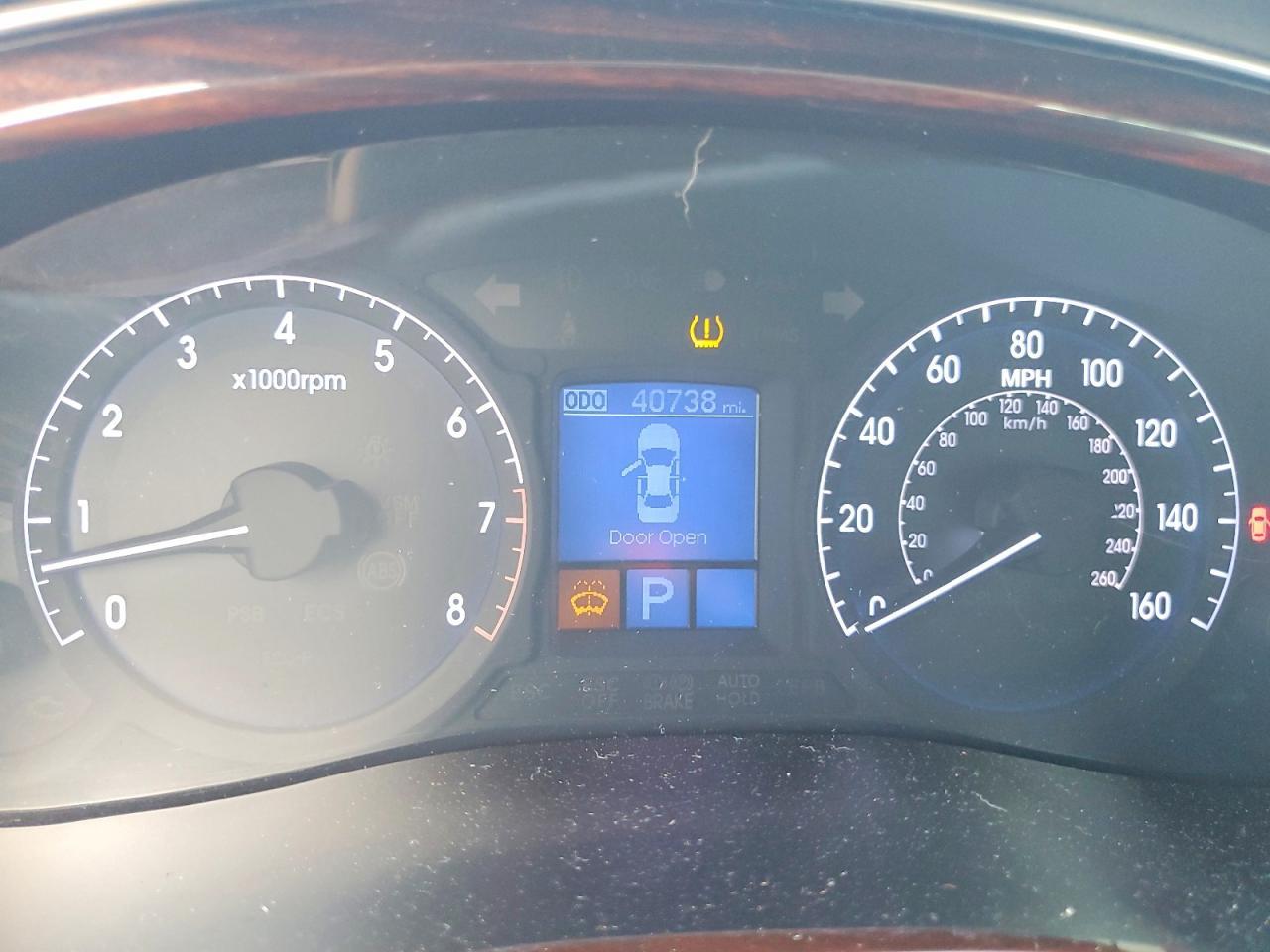 2014 Hyundai Genesis 3.8L - zdjęcie 9